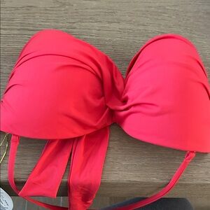 NWT Mynah XL bikini top padded in bittersweet berry